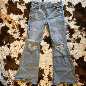 American Eagle Low Rise Flare Jean!